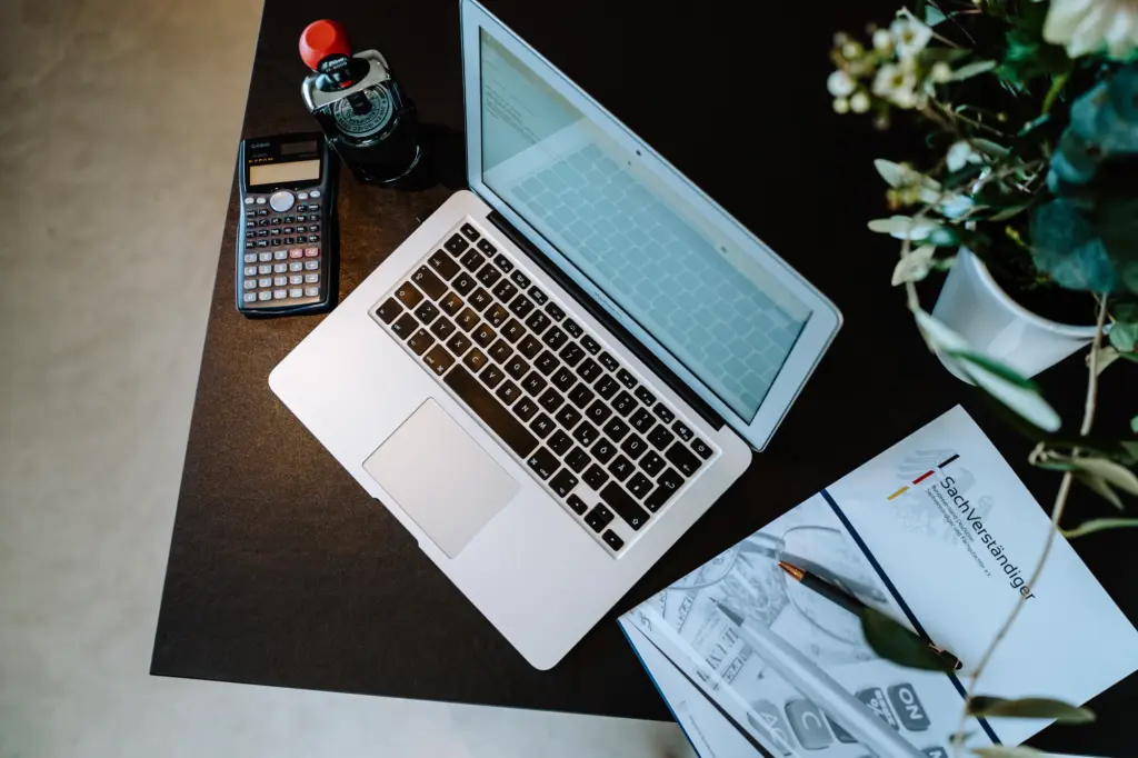 Unabhängige Immobilienbewertung für Einfamilienhaus mit zertifizierter Sachverständiger in Deutschland